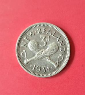 New Zealand 3 Pence - George V 1934 Silver (.500) Wt1.41 G Dia16.3 mm