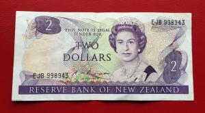 New Zealand 2 Dollars VF Condition 1985 - P170