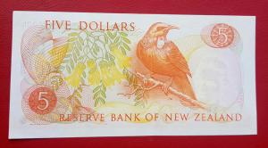 New Zealand - Replacement (*) Prefix - 5 Dollars UNC Condition 1967 - P165