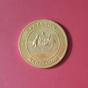 Freedom Medallion - Australia Remembers 1995 - Brass Medal - Dia 27 mm